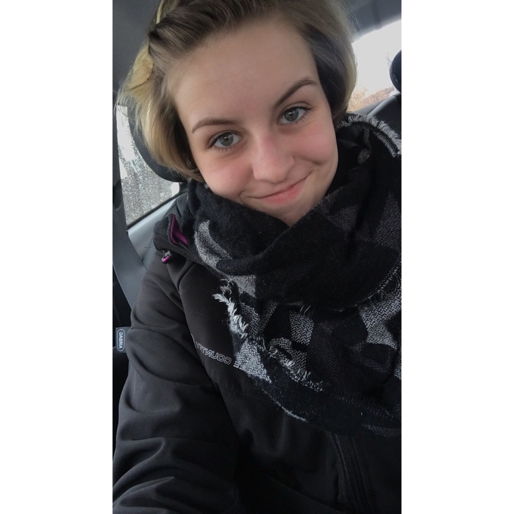 Meet your Posher, Hannah